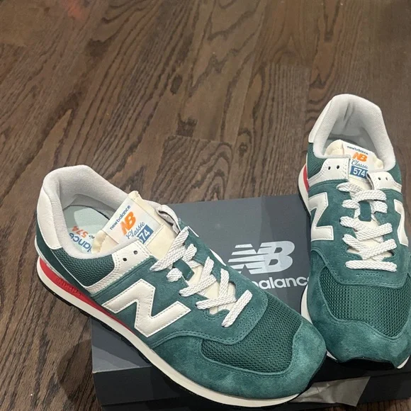 New Balance 574 Green and White Sneakers - Picture 1 of 2